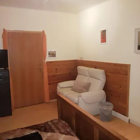 Homestay Historischezimmer *